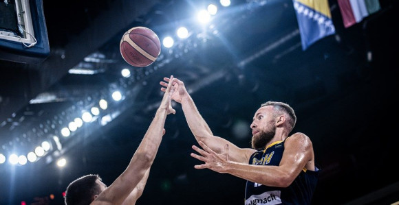 "Змајеви" декласирали Мађаре: Убацили више од 100 поена