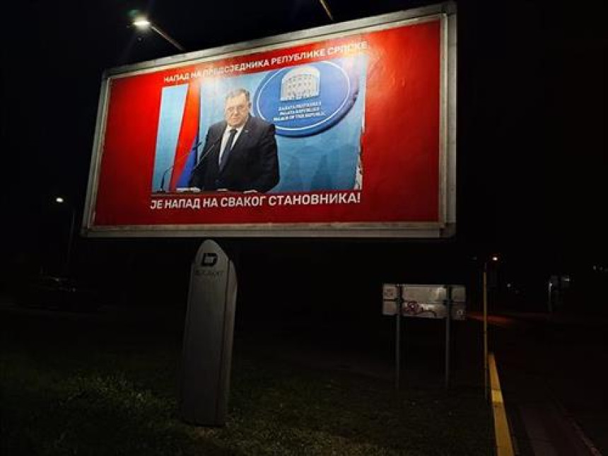 Da li je Dodik sam sebi naručio bilborde?!