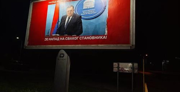 Da li je Dodik sam sebi naručio bilborde?!