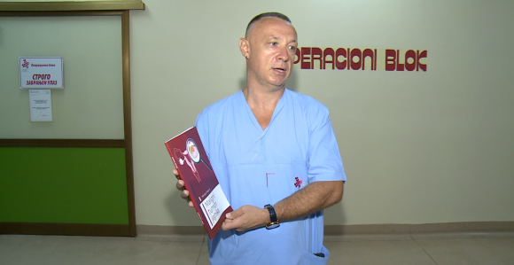 Gigantski tumor izvađen ženi mlađe dobi na UKC RS (VIDEO)