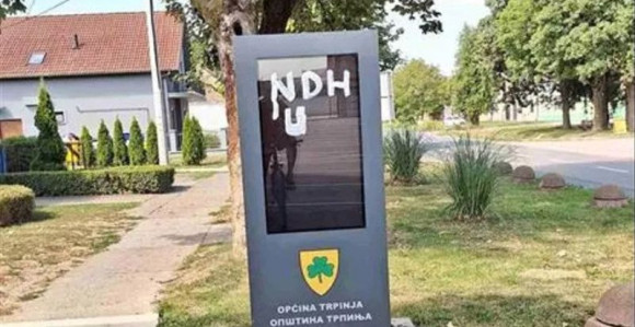 U hrvatskom selu Bobota ispisan ustaški simbol