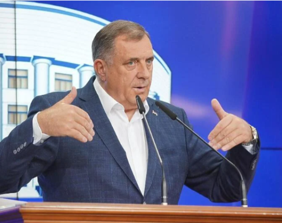 Додику треба новца, рупе у буџету крпи повећањем такси