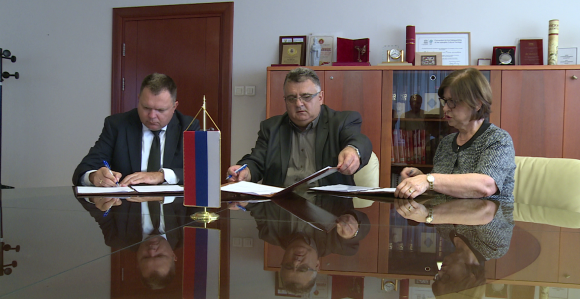 Prosvjetari dobili povećanje od 100 KM od 1. januara