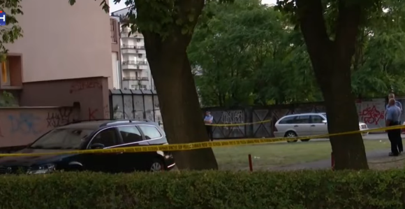 Bijeljina: Žena izbodena, suprug skočio sa balkona
