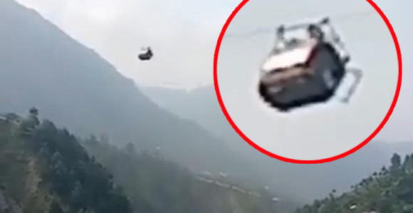 Pukla žičara, djeca zarobljena na oko 370 m visine
