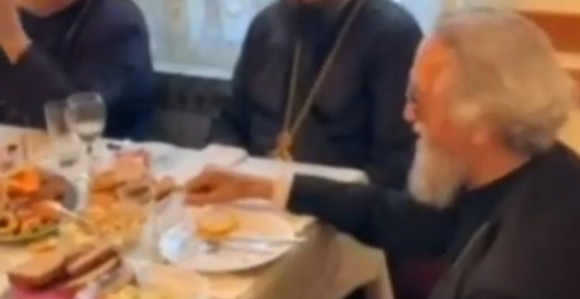 Vladika Jefrem i sveštenici uživali u odi o Dodiku