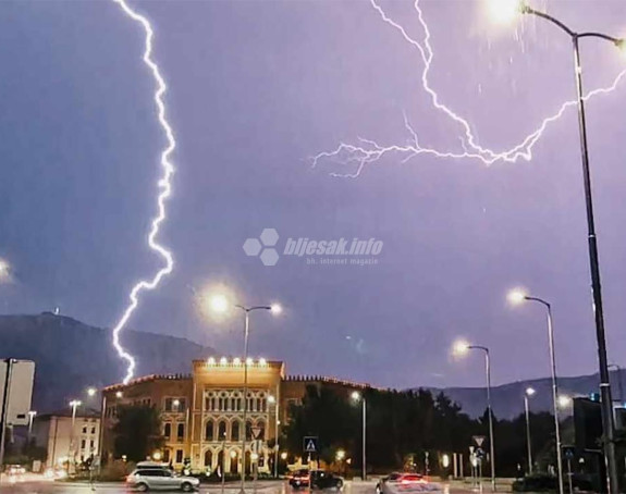 Nevrijeme pogodilo Mostar, dijelovi grada bez struje