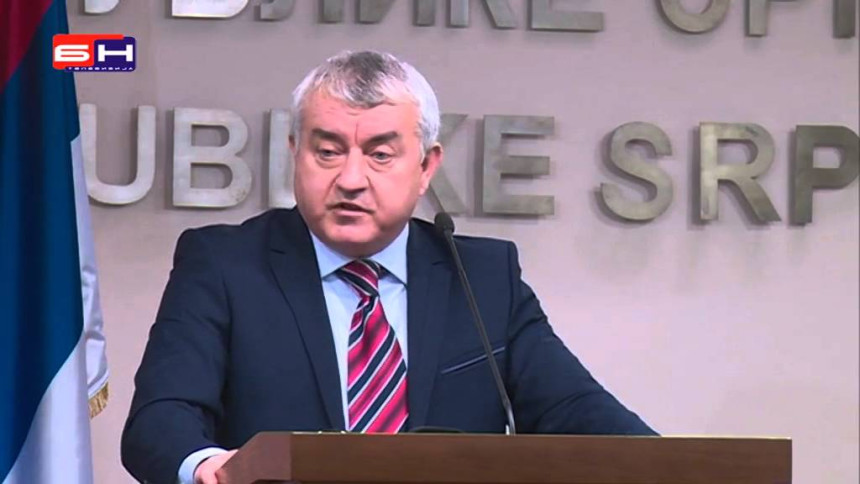 Režim ne zna gdje goni, zapetljali se kao pile u kučine 