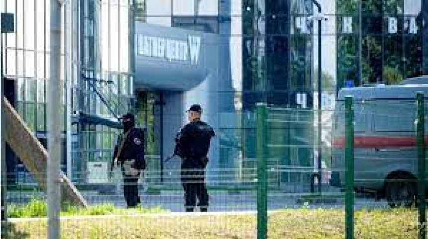 Санк Петербург: Цвијеће испред бившег штаба Вагнера