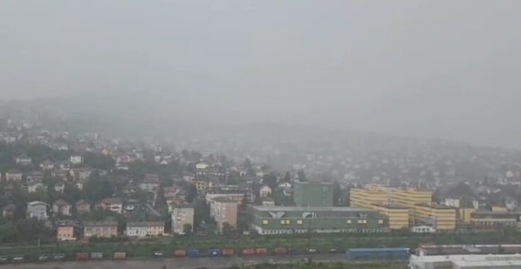 Jako nevrijeme pogodilo Sarajevo, poplavljene ulice