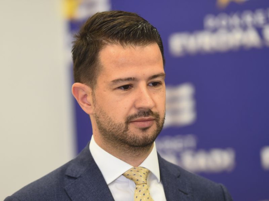 Odgovornost je na mandataru Spajiću i partijama