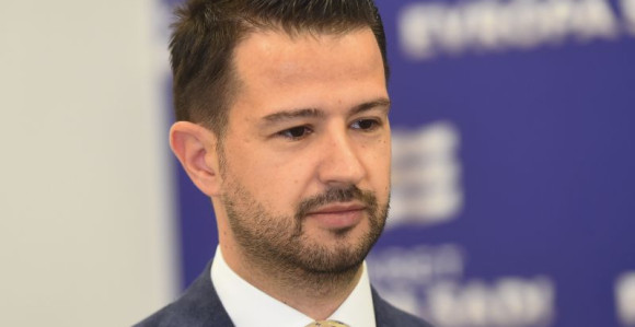 Odgovornost je na mandataru Spajiću i partijama