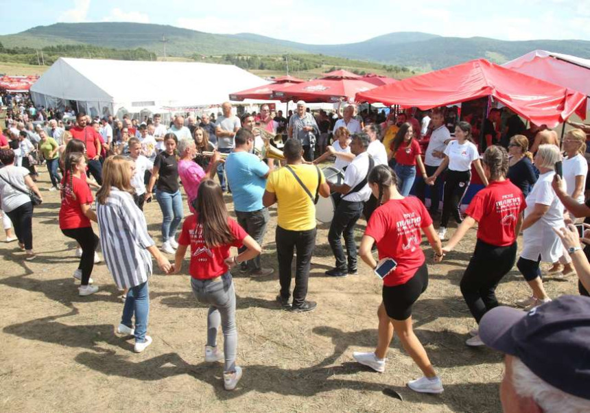 Sve se mijenja, samo su narod, bikovi i političari vječiti