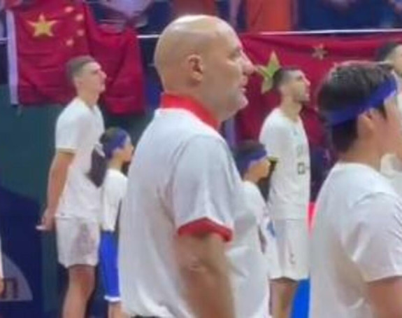 Saša Đorđević pjevao iz sveg glasa himnu Srbije