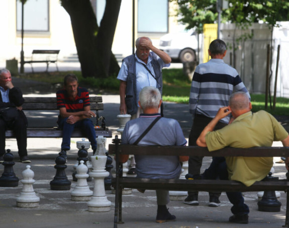Број пензионера ускоро би могао премашити број радника