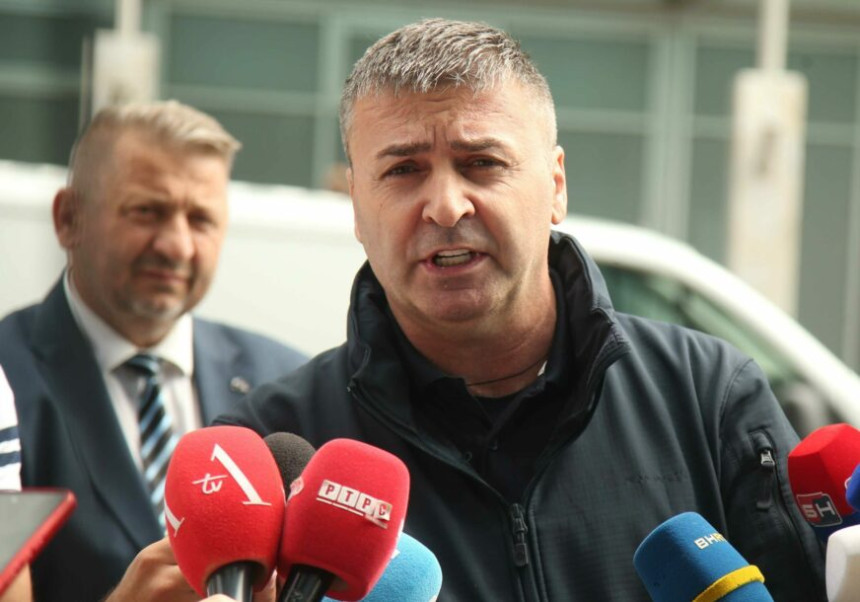 Demineri jedno, direktor drugo: Ko je u pravu?