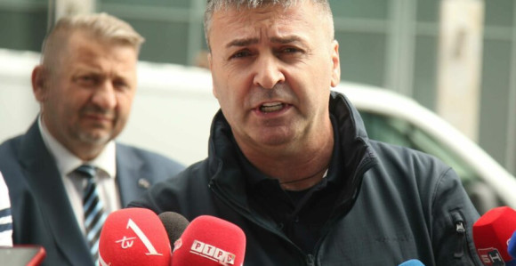 Demineri jedno, direktor drugo: Ko je u pravu?