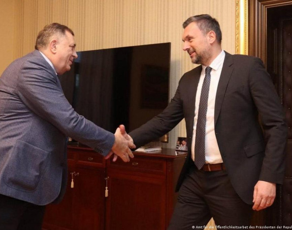 Враћање надлежности више нико не спомиње: Додик тргује са партнерима у Сарајеву?!