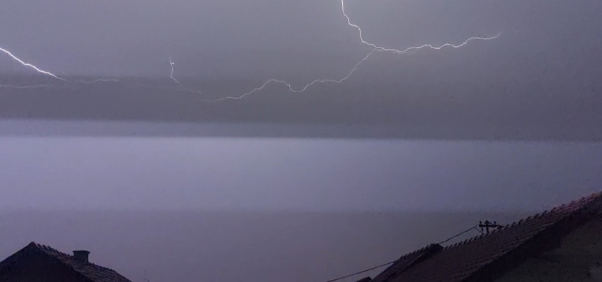 Stiglo osvježenje: Grmljavina i jak vjetar u Banjaluci