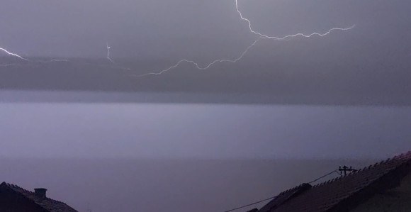 Stiglo osvježenje: Grmljavina i jak vjetar u Banjaluci