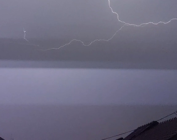 Stiglo osvježenje: Grmljavina i jak vjetar u Banjaluci