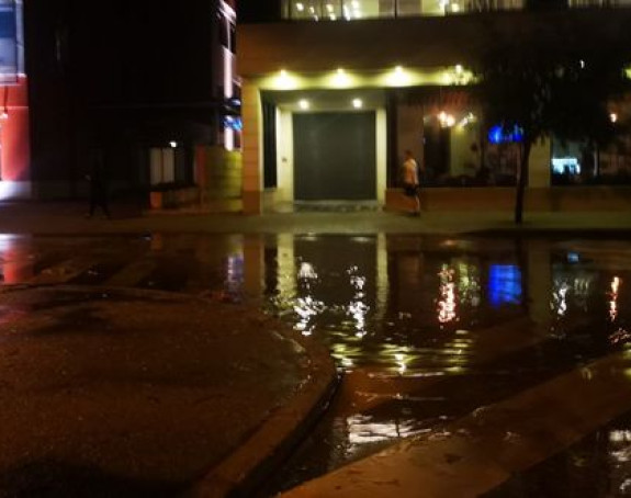 Nevrijeme pogodilo Mostar: Grom udario u porodičnu kuću