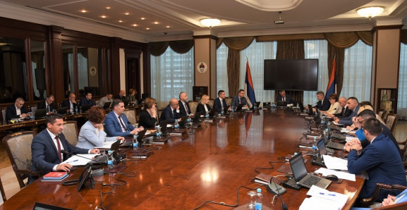 Vlada poljoprivrednicima uvodi porez do 400 maraka