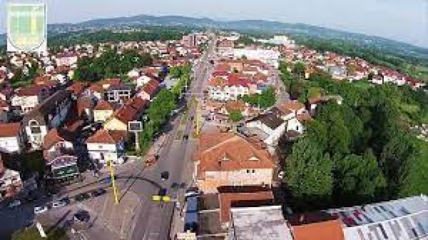 У повратку с протеста Теслићани нападнути у Јелаху