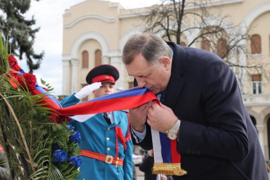 Породичне фирме из власти добиле милијарде марака