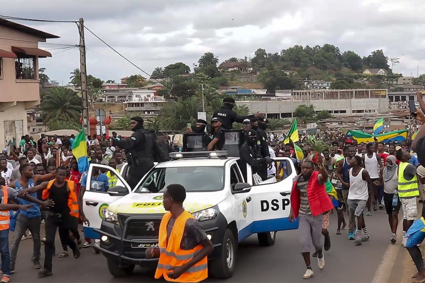 Gabon otvorio granice tri dana poslije puča