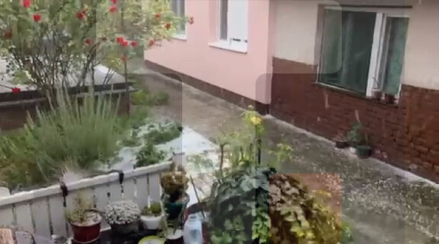 Јак пљусак са градом погодио Нови Сад