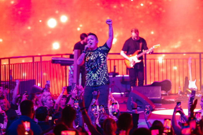 Žena iz publike dala prsten Mariji Šerifović?!