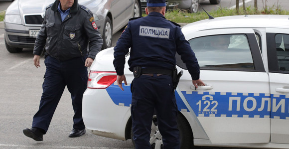 Muškarac iz kolone svatova napao radnika čistoće