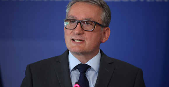 "Dodik se krije iza naroda, a Šmit iza pravosuđa"