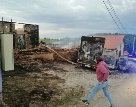 Banjaluka: U požaru izgorjela dva konja, kamion i sijno