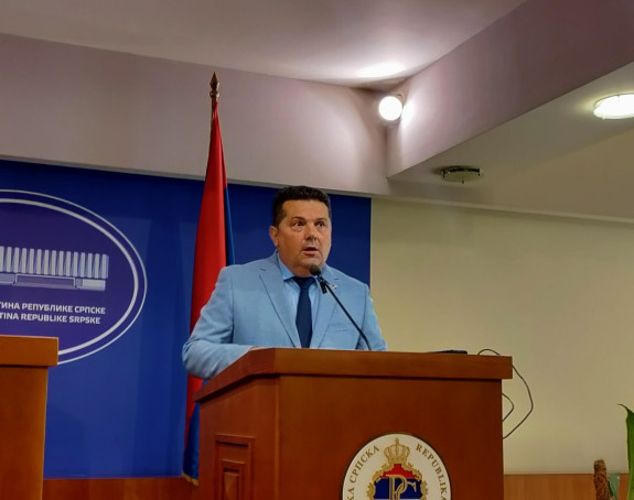 Опозиција изазива немире скупом испред НСРС