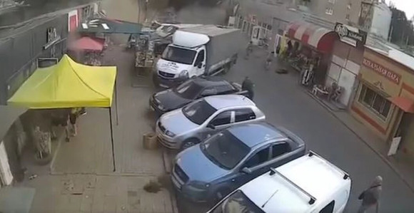 Masakr na pijaci, snimljen trenutak udara (VIDEO)