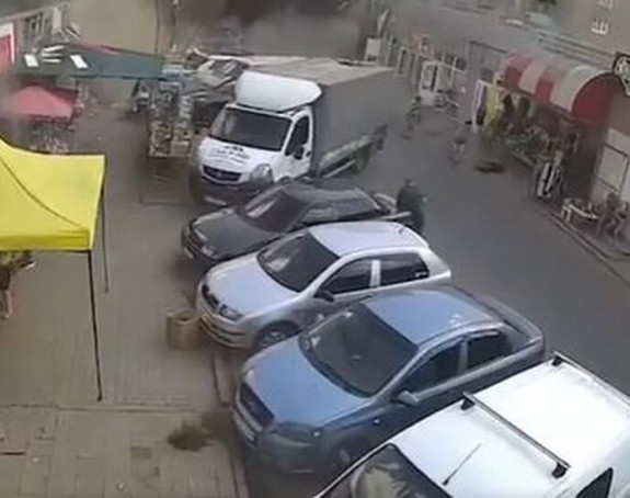 Masakr na pijaci, snimljen trenutak udara (VIDEO)