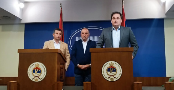 Zašto tolerišete Dodikovo ponašanje?