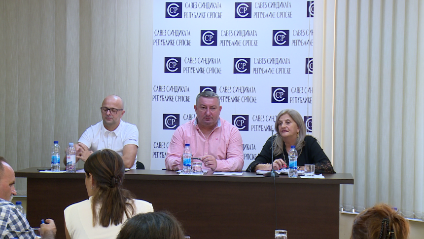 Medicinari traže veće plate ili idu u obustavu rada