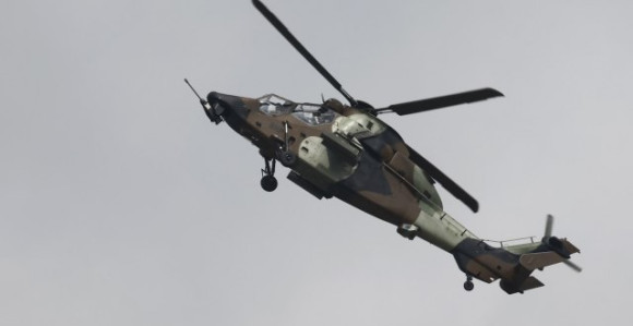 Helikopter se srušio u Dubaiju, potraga za posadom