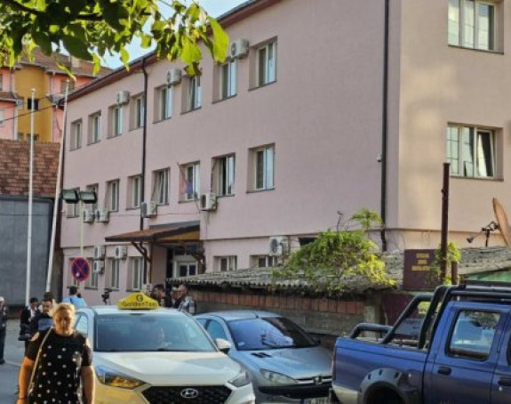 KiM: 40-ak zaposlenih proveli noć u kancelarijama