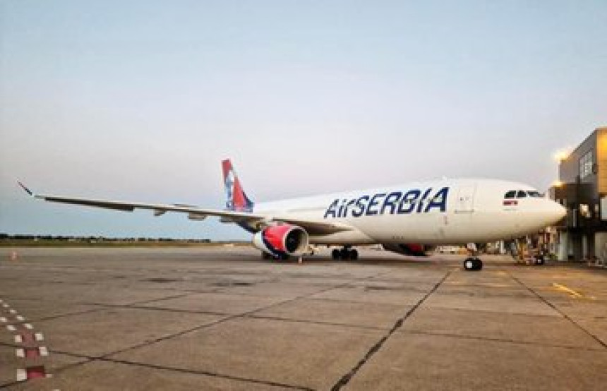 Avion "Mihajlo Pupin" krenuo po srebrne košarkaše
