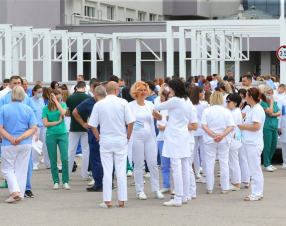 Traže hitan sastanak sa Dodikom: Medicinari ne odustaju od povšice
