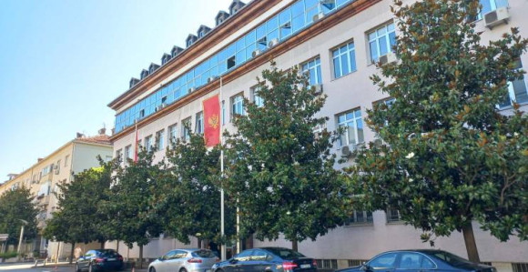 Prokopan tunel ispod zgrade Višeg suda do depoa