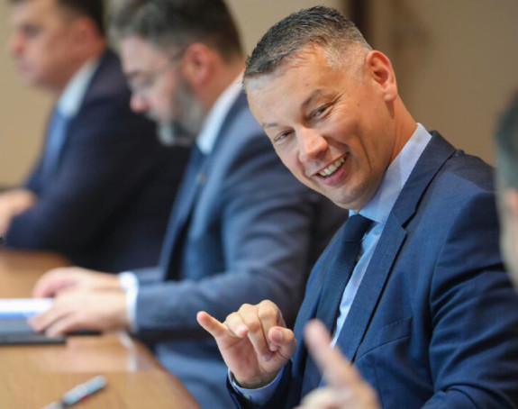 Luksuz na račun države: 200.000 maraka za vozila