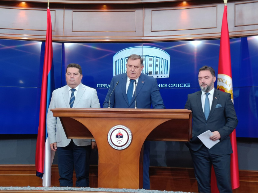 Додик поново пријети отцјепљењем најавио и НСРС