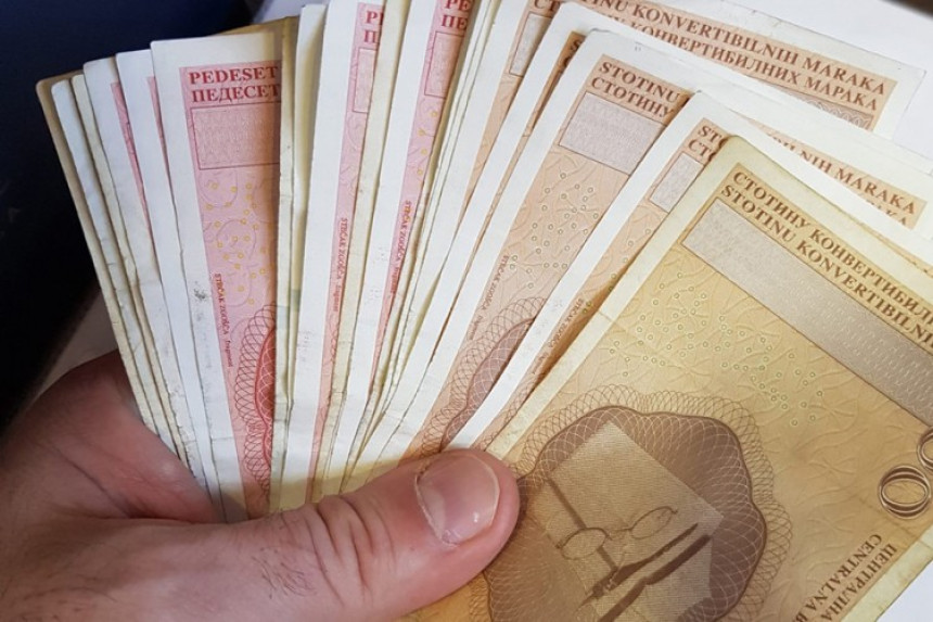 Dug za porez na imovinu težak 37,9 miliona KM