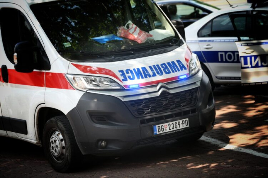 Odbornik se polio benzinom i zapalio ispred stanice