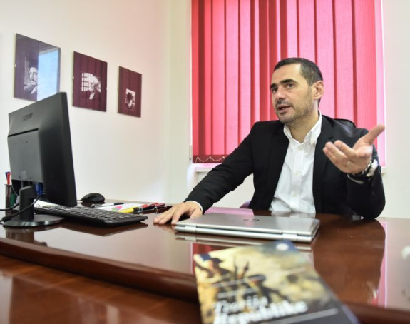 Izdajnici & strani plaćenici